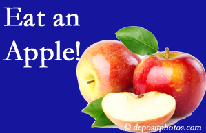 Toronto chiropractic care recommends healthy diets full of fruits and veggies, so enjoy an apple the apple season!